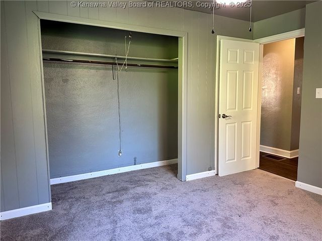 551 Garrison Avenue, Charleston, WV 25302