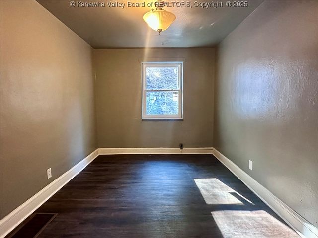 551 Garrison Avenue, Charleston, WV 25302