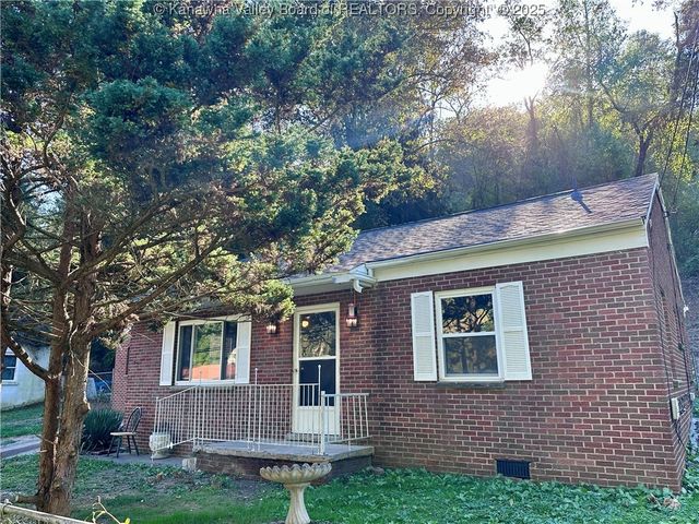 551 Garrison Avenue, Charleston, WV 25302