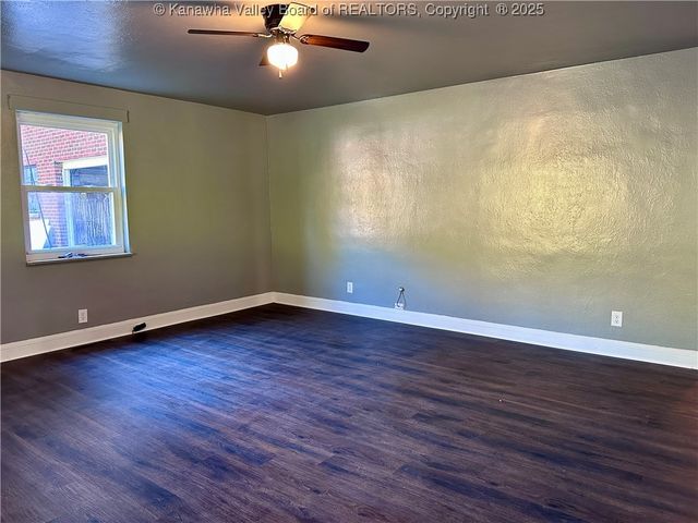 551 Garrison Avenue, Charleston, WV 25302