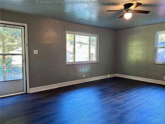 551 Garrison Avenue, Charleston, WV 25302