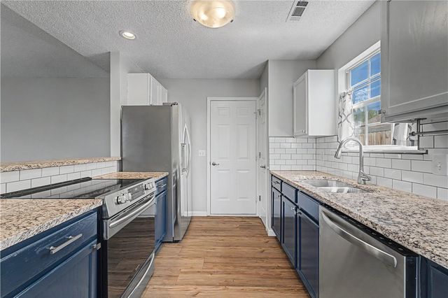 1100 Tunbridge Drive, Bentonville, AR 72712