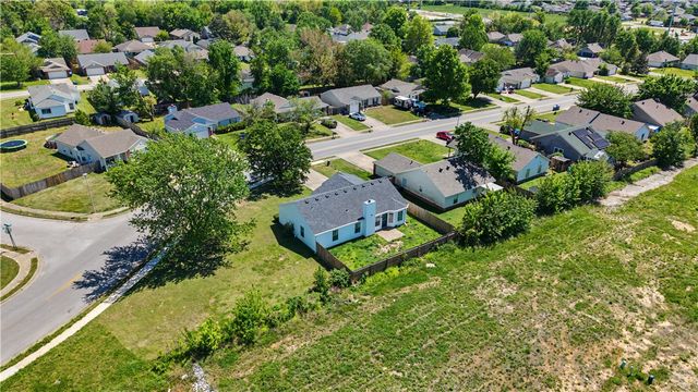 1100 Tunbridge Drive, Bentonville, AR 72712