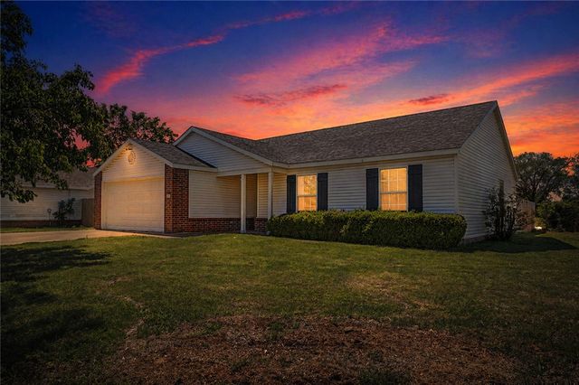 1100 Tunbridge Drive, Bentonville, AR 72712