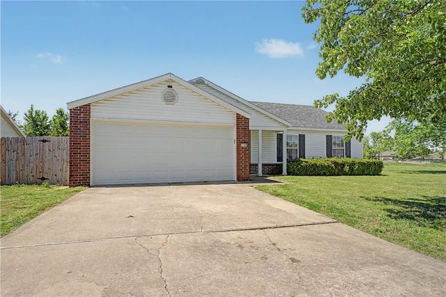 1100 Tunbridge Drive, Bentonville, AR 72712