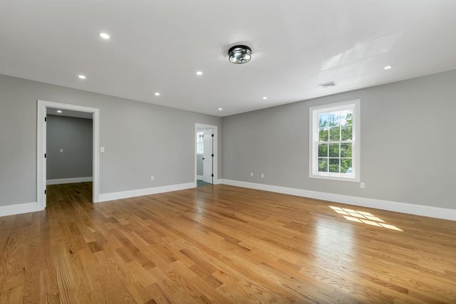 53 Bagdad Road, Durham, NH 03824