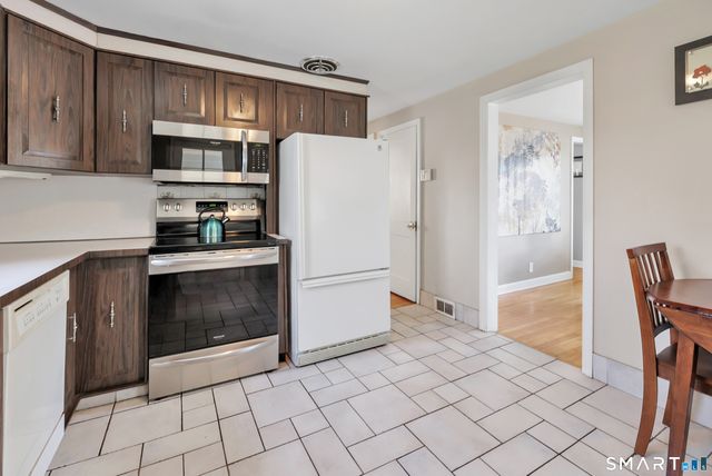 87 Hubbell Avenue, Ansonia, CT 06401