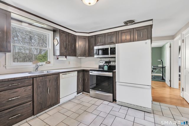 87 Hubbell Avenue, Ansonia, CT 06401