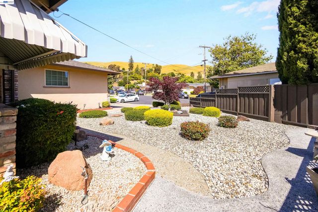 506 Caleb Pl, Hayward, CA 94544