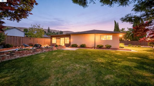 506 Caleb Pl, Hayward, CA 94544