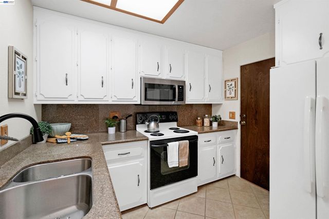 506 Caleb Pl, Hayward, CA 94544