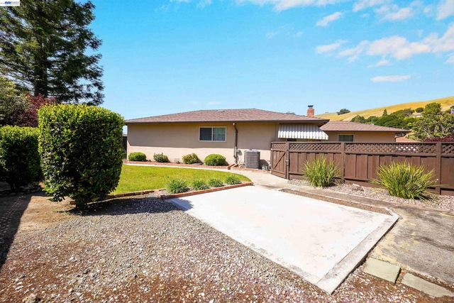 506 Caleb Pl, Hayward, CA 94544