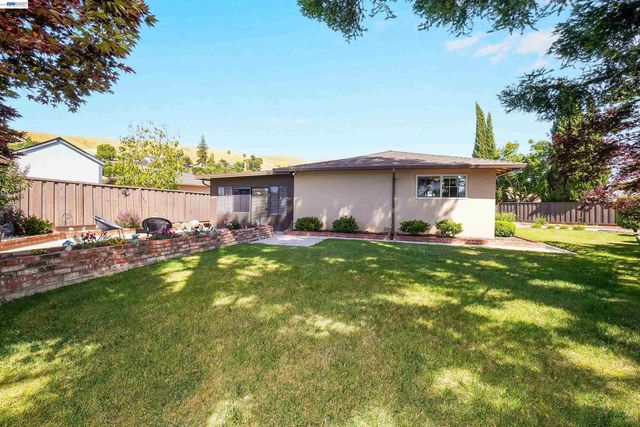 506 Caleb Pl, Hayward, CA 94544