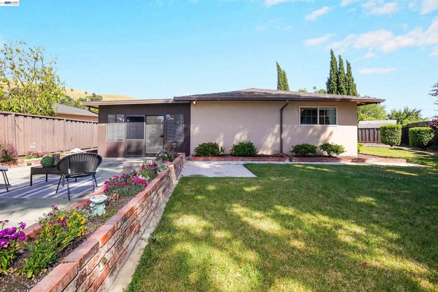 506 Caleb Pl, Hayward, CA 94544