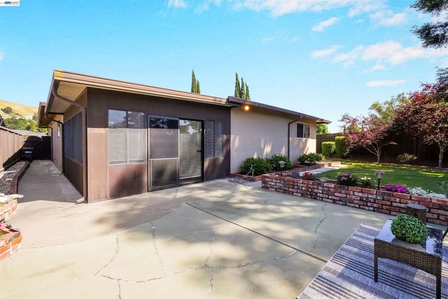 506 Caleb Pl, Hayward, CA 94544