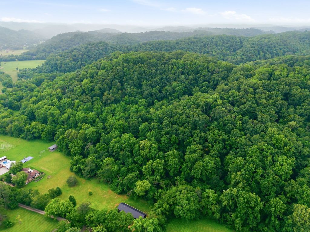 5034 Seymour Hollow Rd, Whites Creek, TN 37189
