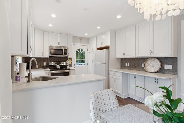 96 Lake Shore Drive, Red Bank, NJ 07701