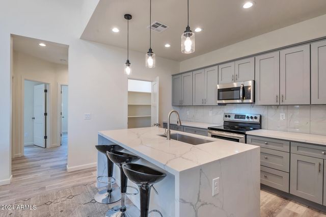 9121 W DEBBIE Lane, Arizona City, AZ 85123