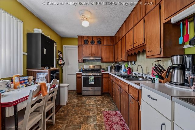 116 1st Avenue, Tornado, WV 25202