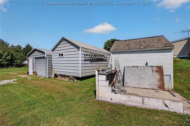 116 1st Avenue, Tornado, WV 25202