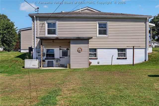 116 1st Avenue, Tornado, WV 25202
