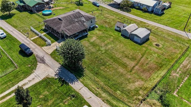 116 1st Avenue, Tornado, WV 25202