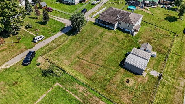 116 1st Avenue, Tornado, WV 25202