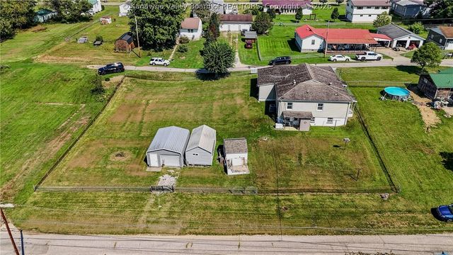 116 1st Avenue, Tornado, WV 25202