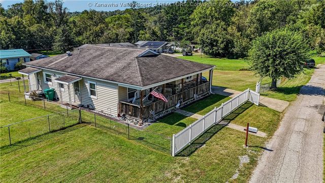 116 1st Avenue, Tornado, WV 25202
