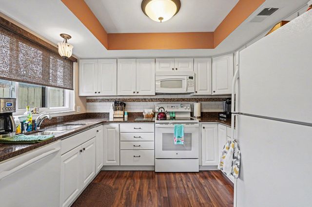 42565 Eldon Avenue 56, Clinton Twp, MI 48038