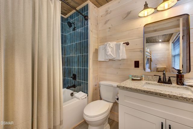 1717 Summit View Way, Pigeon Forge, TN 37862