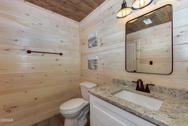 1717 Summit View Way, Pigeon Forge, TN 37862