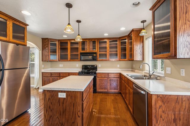657 Spring Valley Drive, Medford, OR 97501