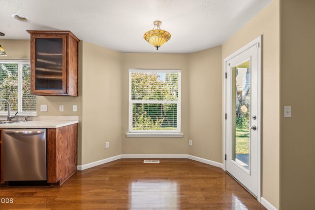 657 Spring Valley Drive, Medford, OR 97501