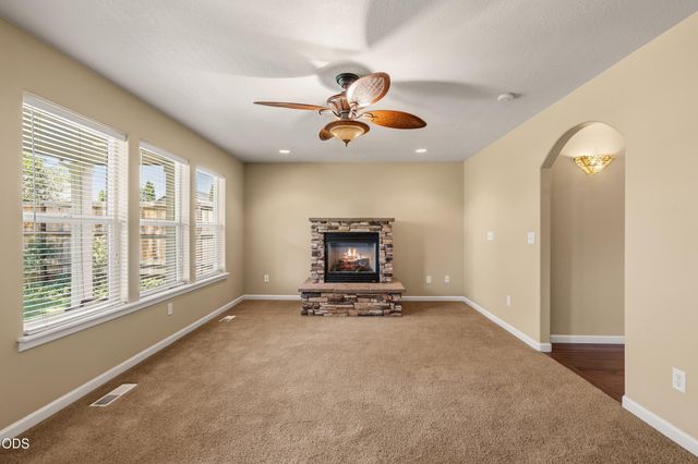 657 Spring Valley Drive, Medford, OR 97501