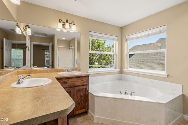 657 Spring Valley Drive, Medford, OR 97501