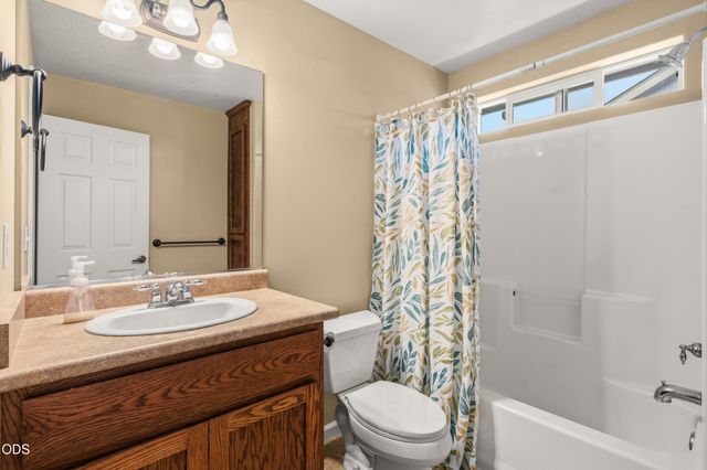657 Spring Valley Drive, Medford, OR 97501