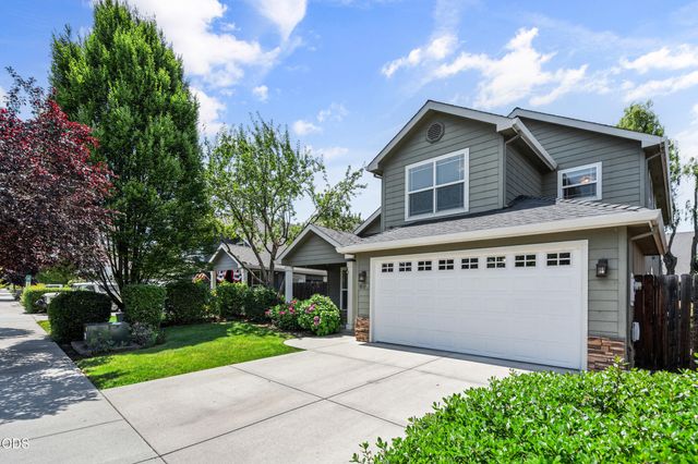 657 Spring Valley Drive, Medford, OR 97501