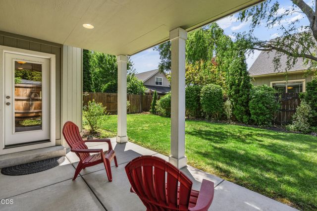 657 Spring Valley Drive, Medford, OR 97501
