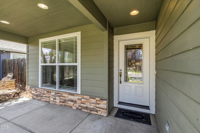 657 Spring Valley Drive, Medford, OR 97501
