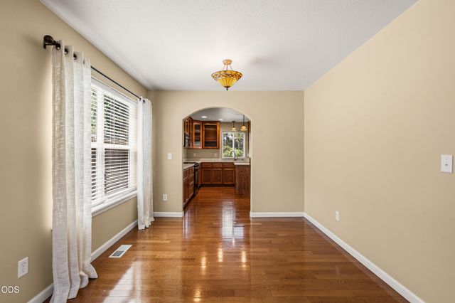 657 Spring Valley Drive, Medford, OR 97501