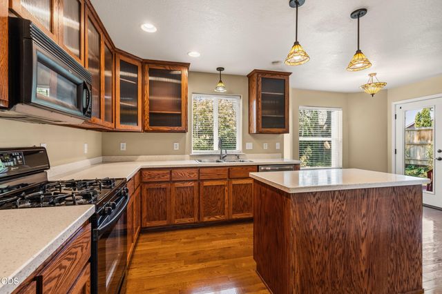 657 Spring Valley Drive, Medford, OR 97501