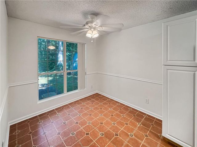180 Saint James Place, Newnan, GA 30277