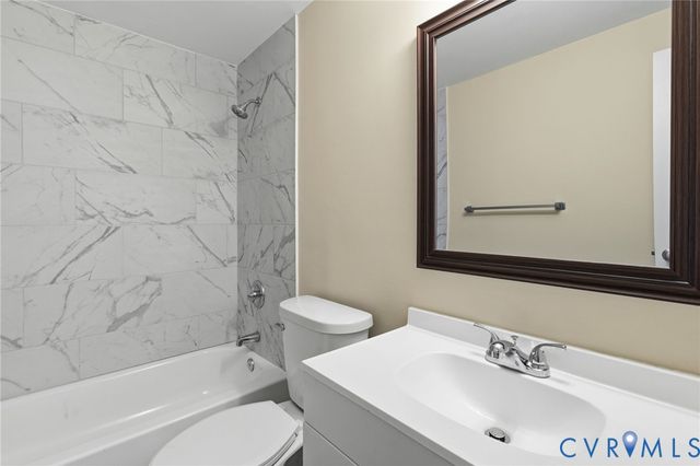 7480 Overlook Dr, Mechanicsville, VA 23111