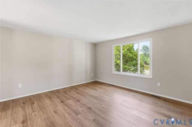 7480 Overlook Dr, Mechanicsville, VA 23111
