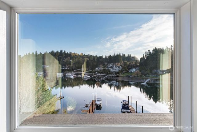 283 Shorewood Ct, Fox Island, WA 98333