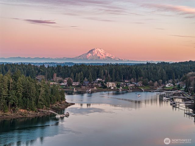 283 Shorewood Ct, Fox Island, WA 98333