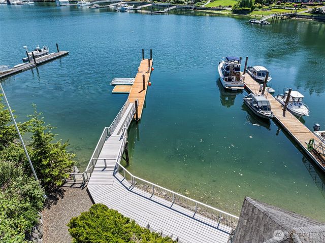 283 Shorewood Ct, Fox Island, WA 98333