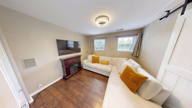 1667 Station Park Drive, Grayslake, IL 60030