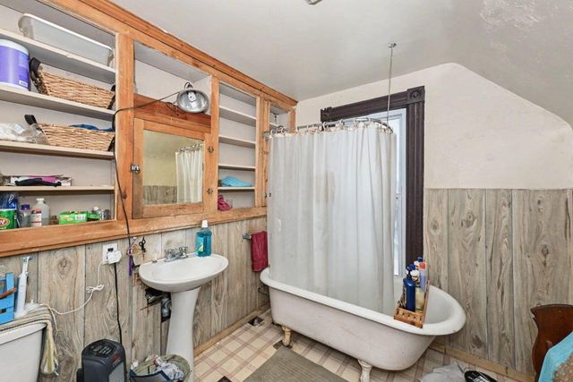 2447 S Burrell STREET, Milwaukee, WI 53207